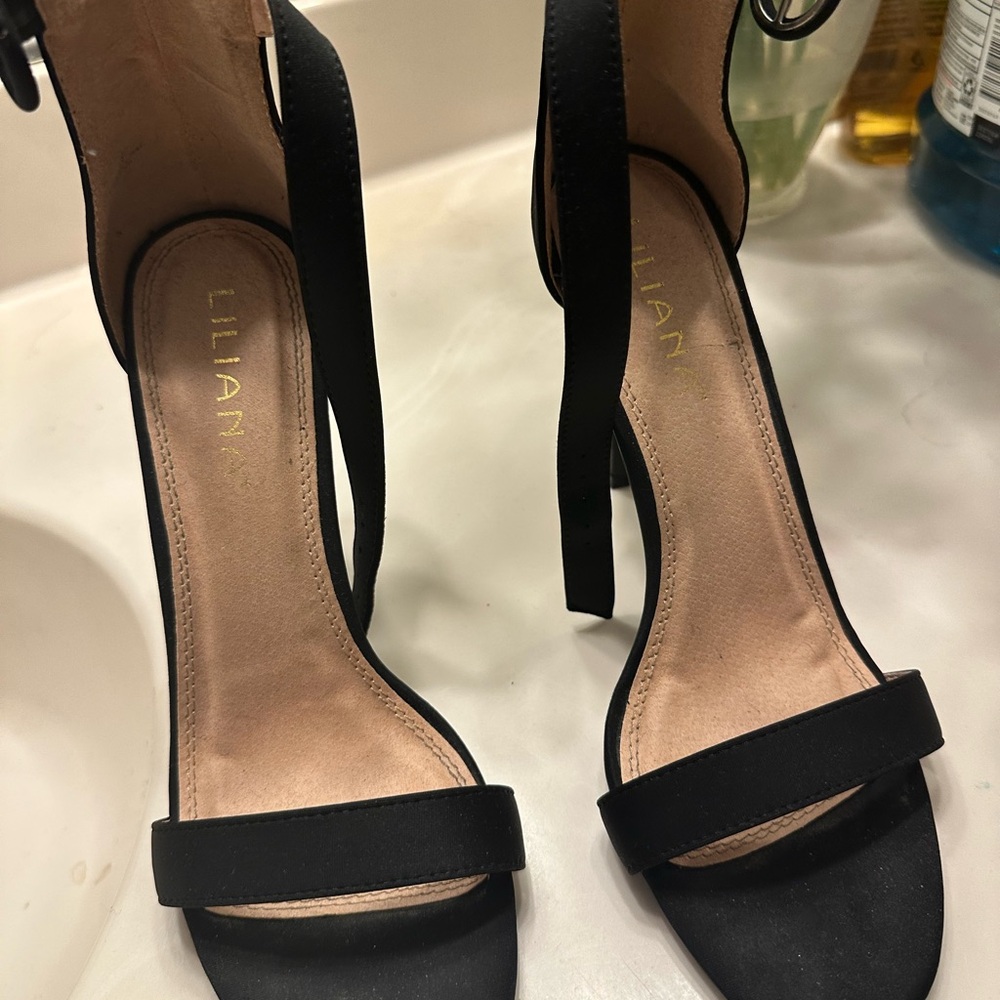 Liliana Chic Black Strap Heels